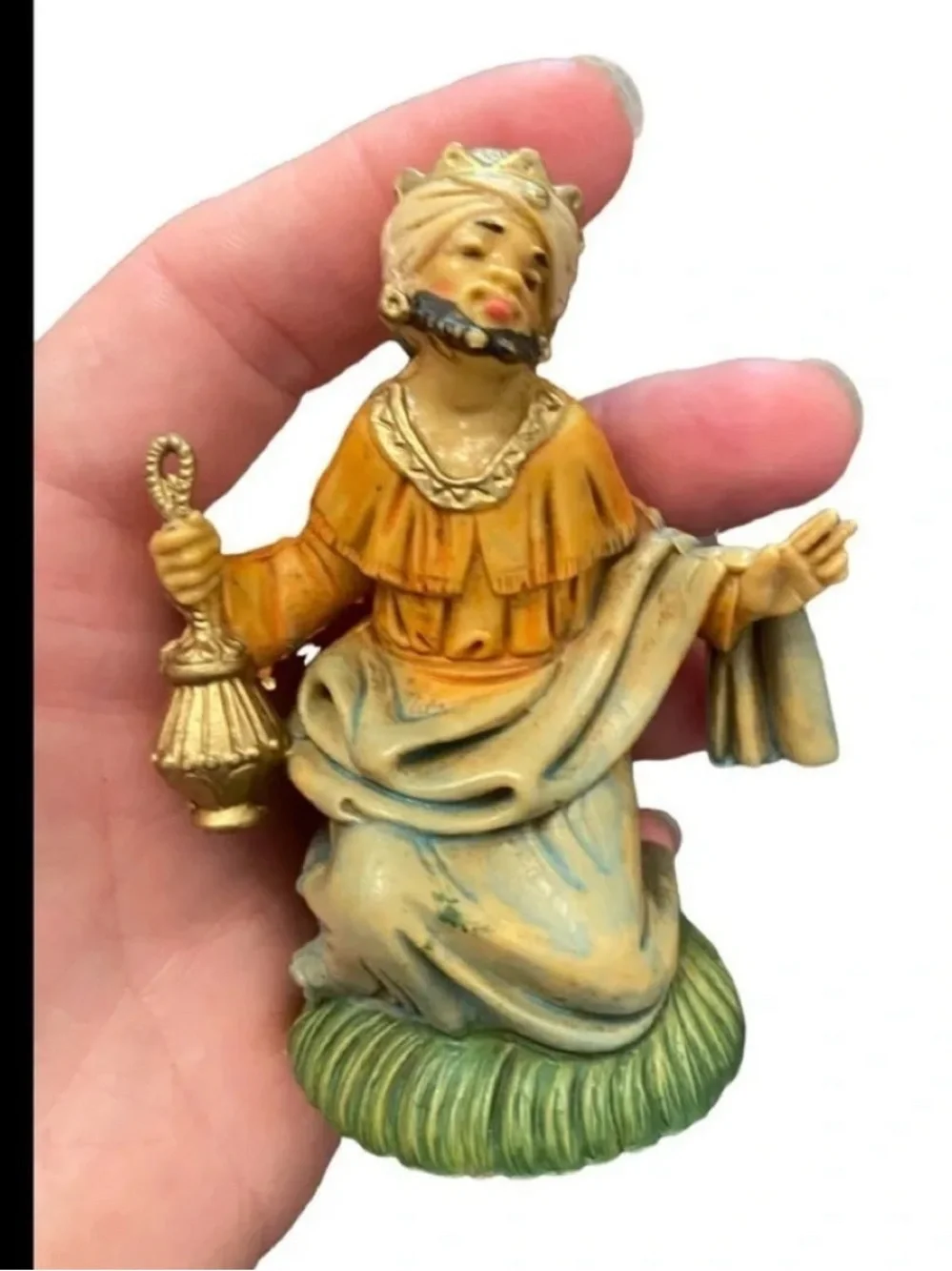 Fontanini Made in Italy Resin Stable Roman Crèche and Figurines